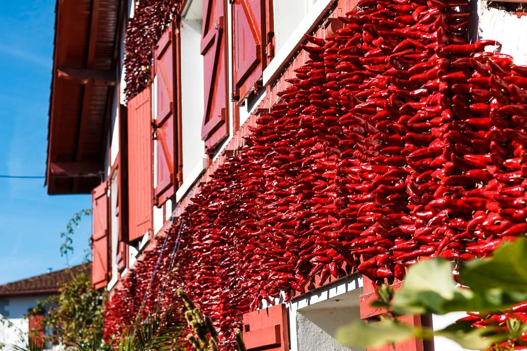 Fête du piment 2026 à Espelette en Pyrénées Atlantiques - voyage de groupe en car depuis le sud-ouest de la France